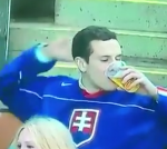 Fan verkiest bier boven vriendin